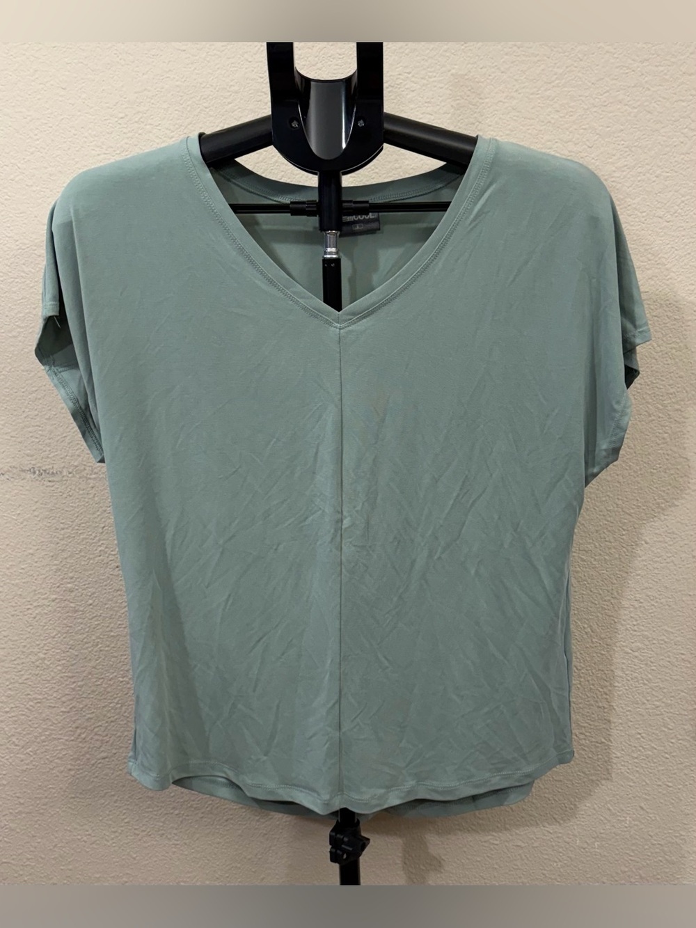 32 Degrees Cool V Neck Sage Green | Gorpcore Earthy Sporty Athleisure Soft | S
